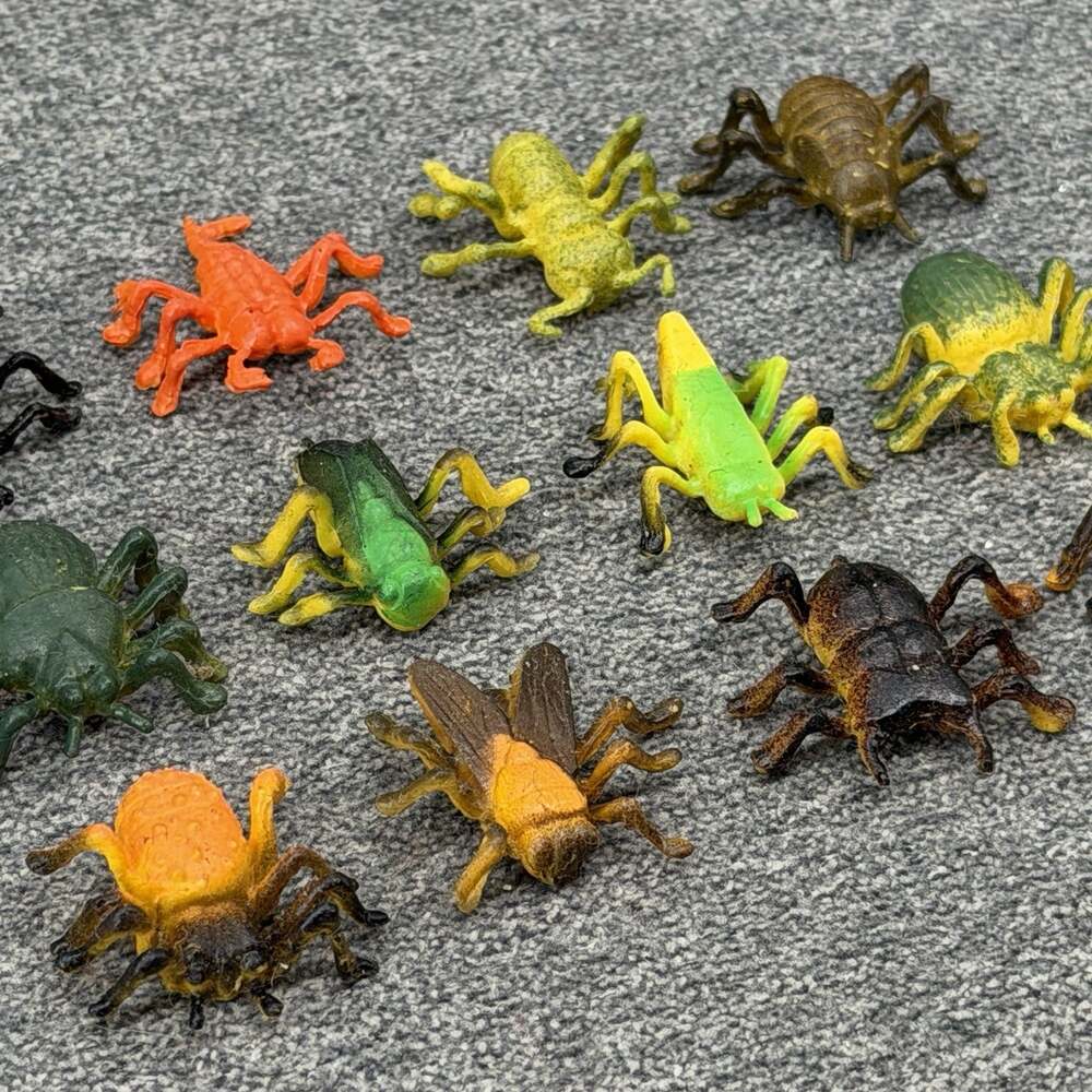 Assorted Plastic Bug Insect Toy Figurines 12pc Lot Spiders Beetles Grasshopper